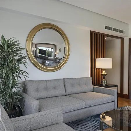 Otel Conrad Bosphorus 5*